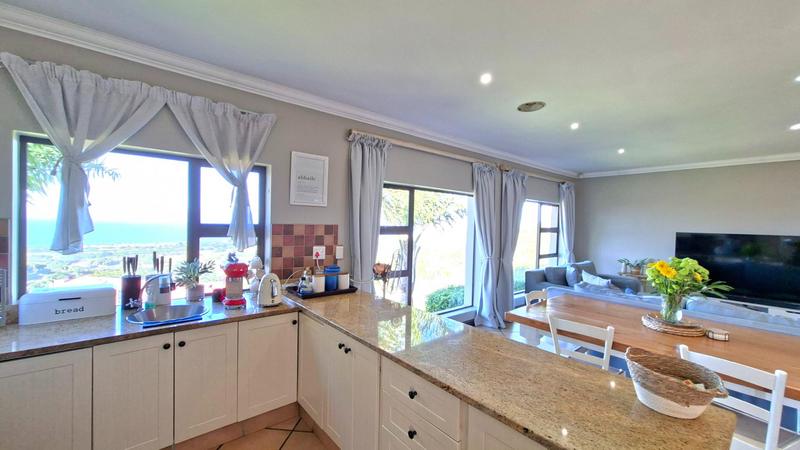 4 Bedroom Property for Sale in Avonddans Western Cape